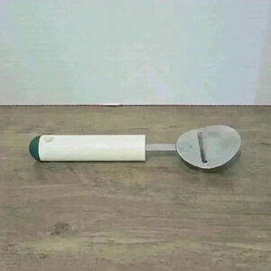 Tupperware cheese slicer / plane 3192 Green and  white- Good Used Condition